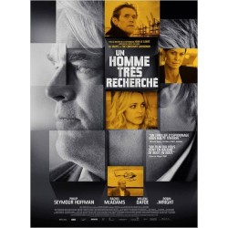UN HOMME TRES RECHERCHE. NEWS